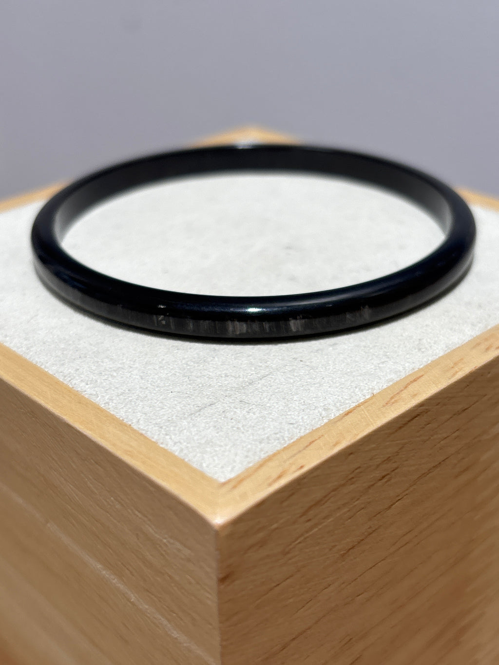 Jonc en corne foncée